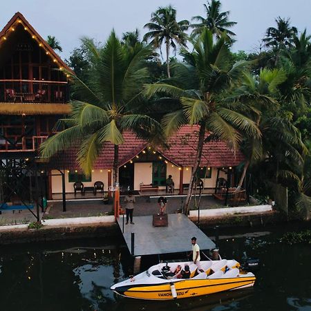 Apartamento Tulsi Kayal Retreat Champakulam Exterior foto