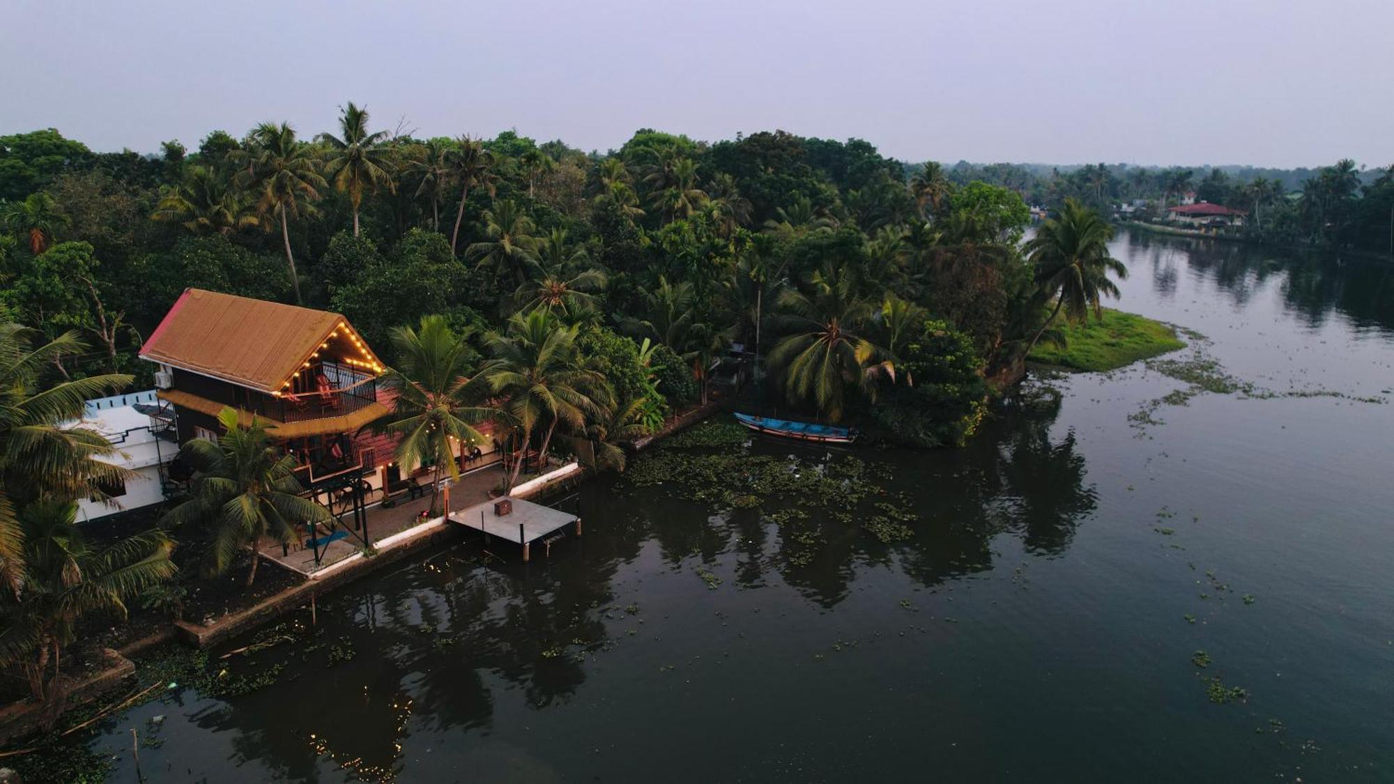 Apartamento Tulsi Kayal Retreat Champakulam Exterior foto