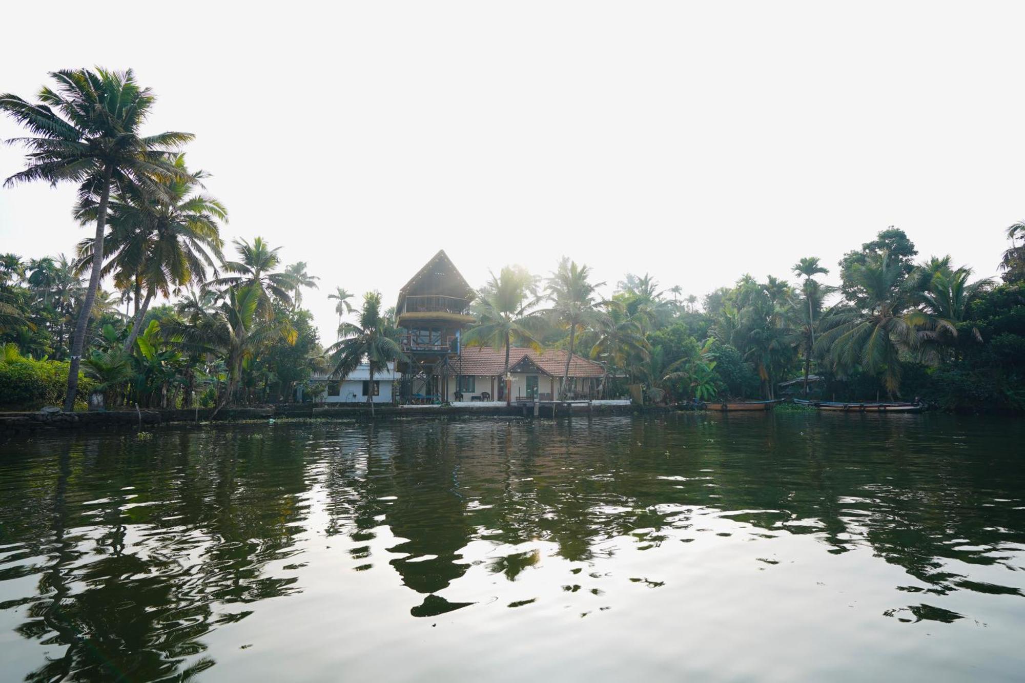 Apartamento Tulsi Kayal Retreat Champakulam Exterior foto