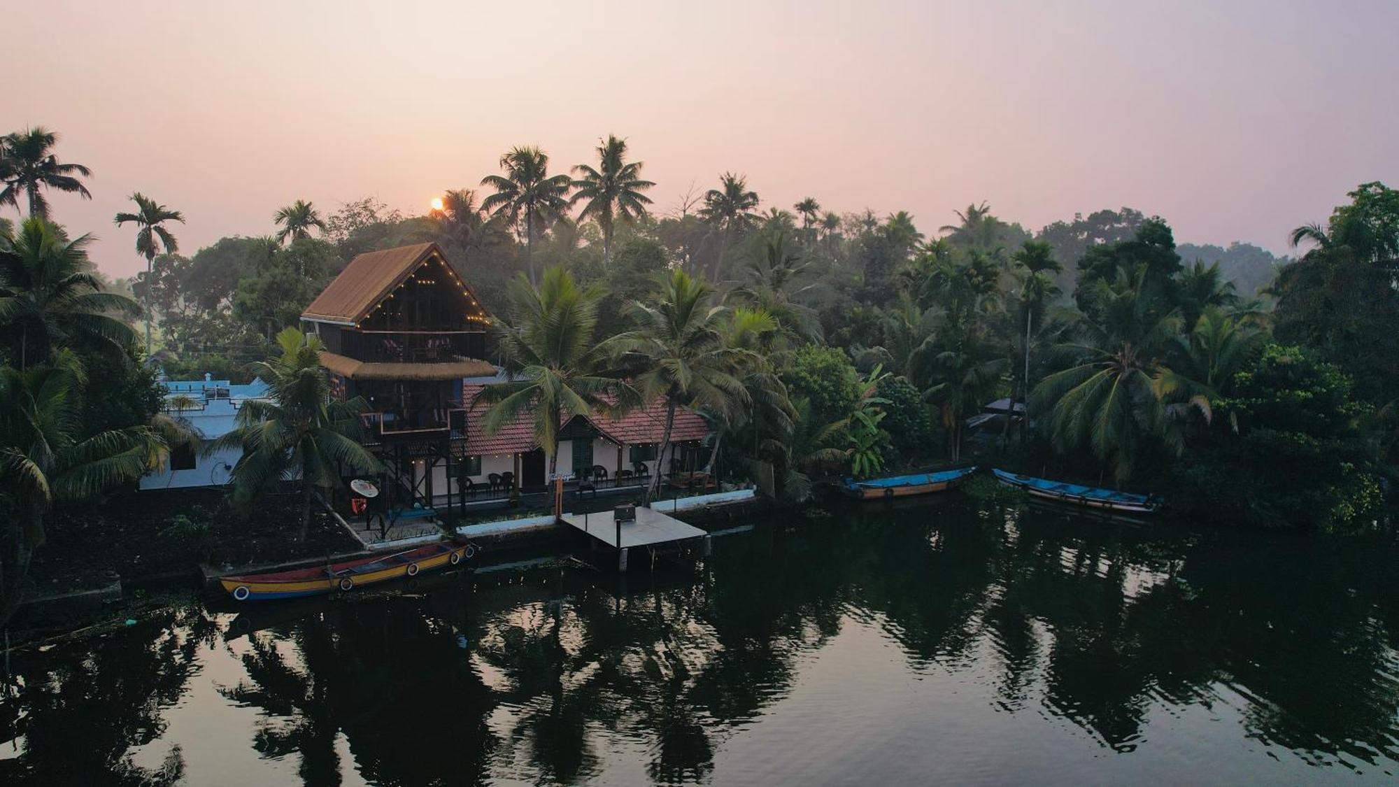 Apartamento Tulsi Kayal Retreat Champakulam Exterior foto