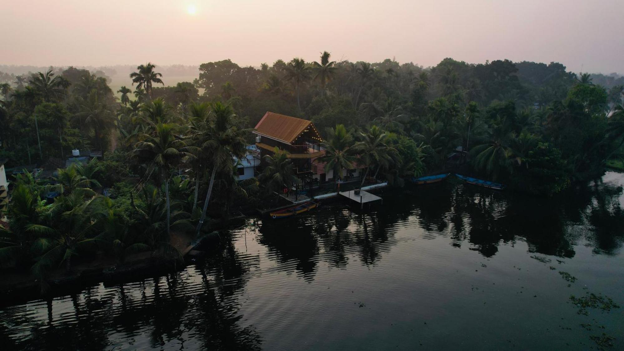 Apartamento Tulsi Kayal Retreat Champakulam Exterior foto