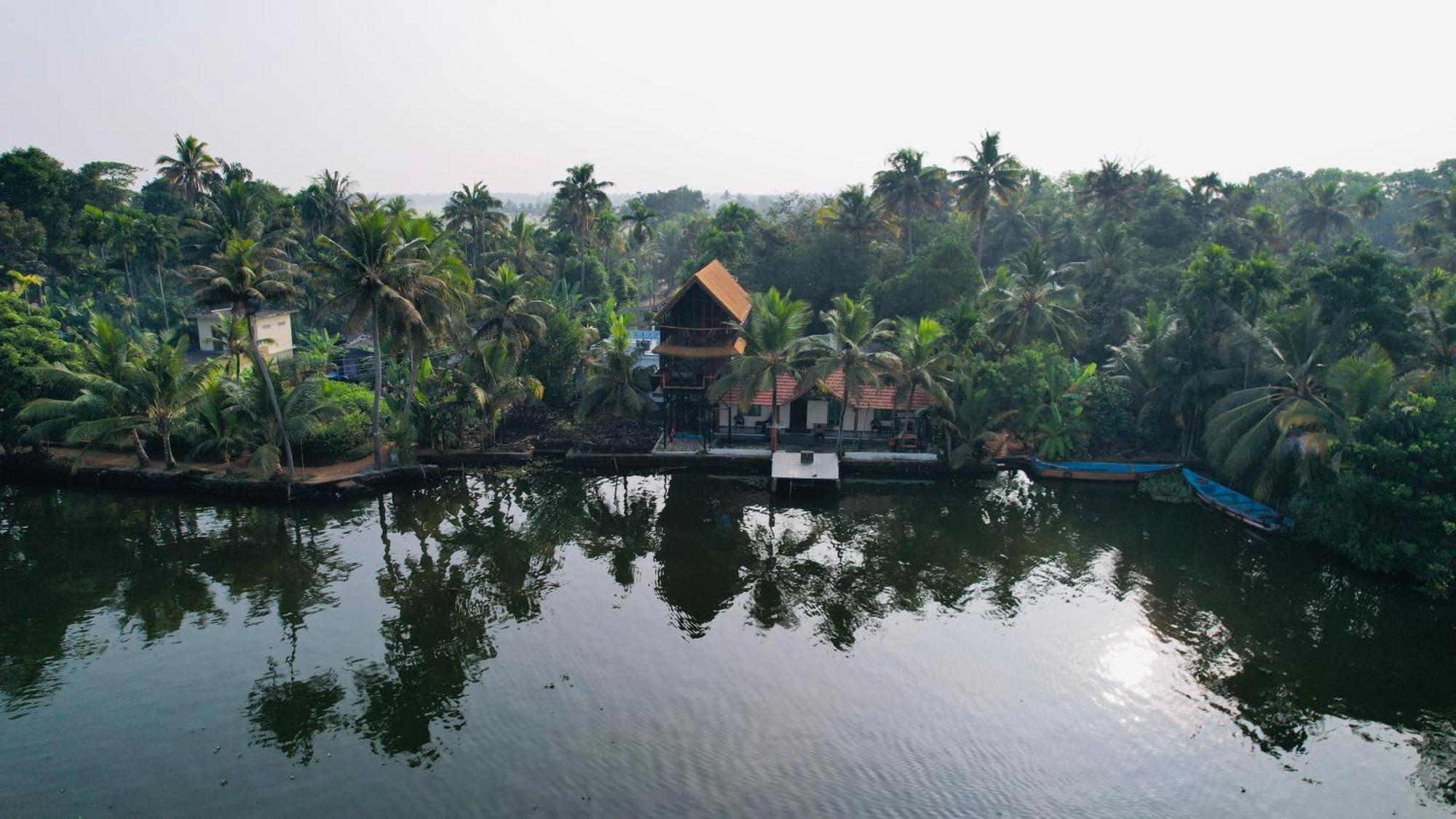 Apartamento Tulsi Kayal Retreat Champakulam Exterior foto