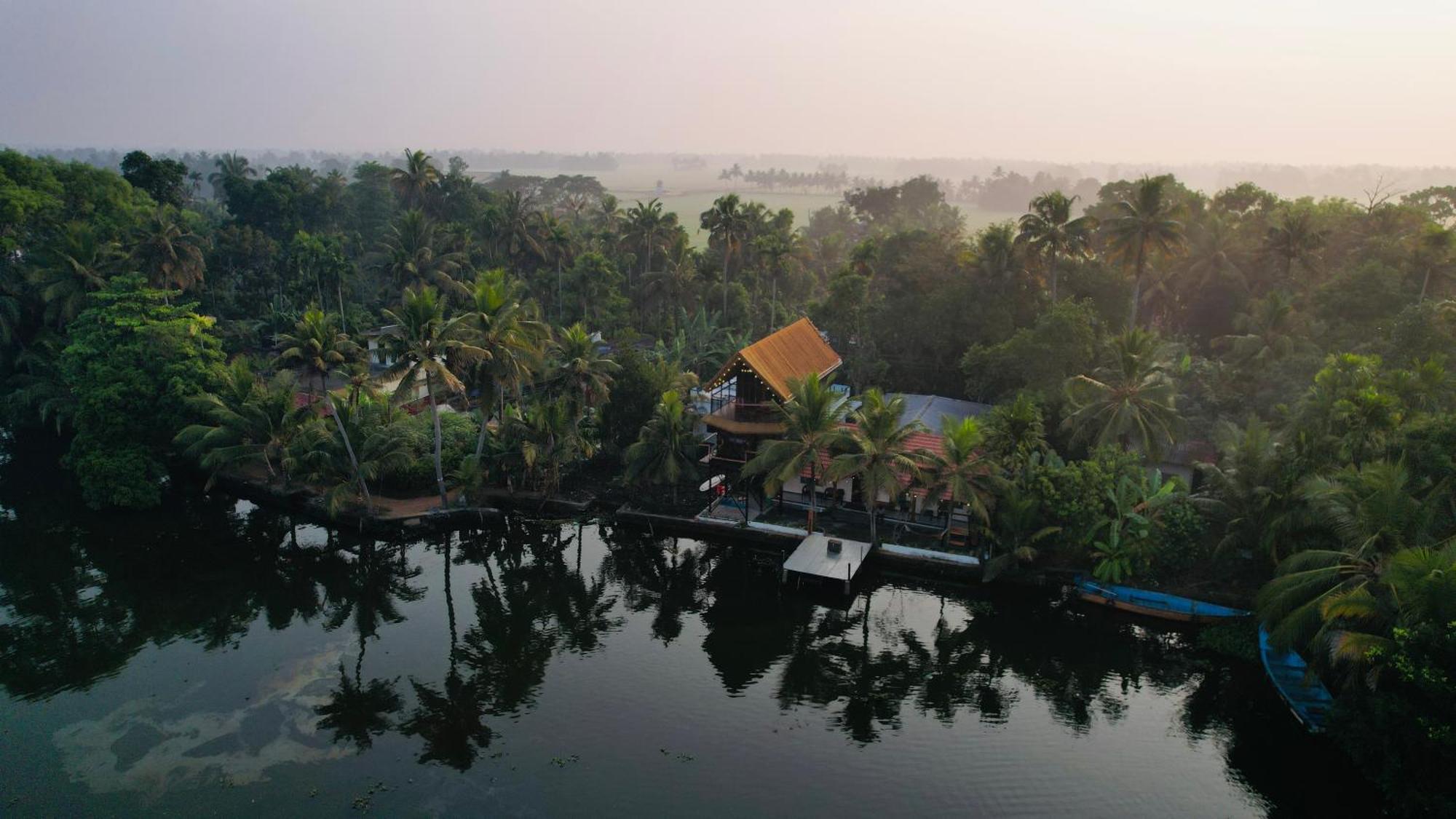 Apartamento Tulsi Kayal Retreat Champakulam Exterior foto